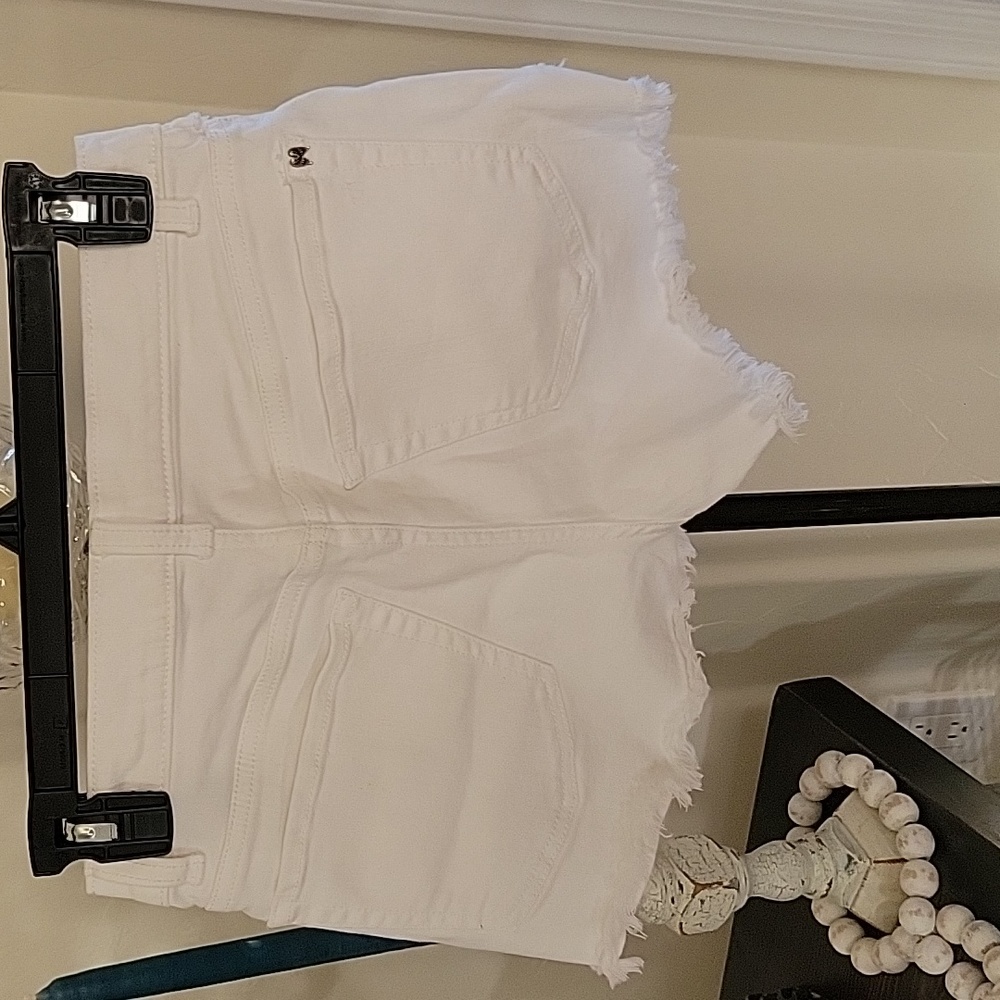 Victoria Secret High Rise, Distressed, White Denim Angel Wings Shorts Size 0 - Picture 2 of 12